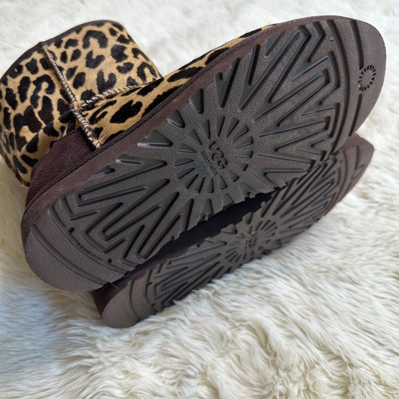 UGG Brown/Beige Calf Hair Cheetah Print Sheepskin Short Boot Women's 5 - Picture 7 of 9